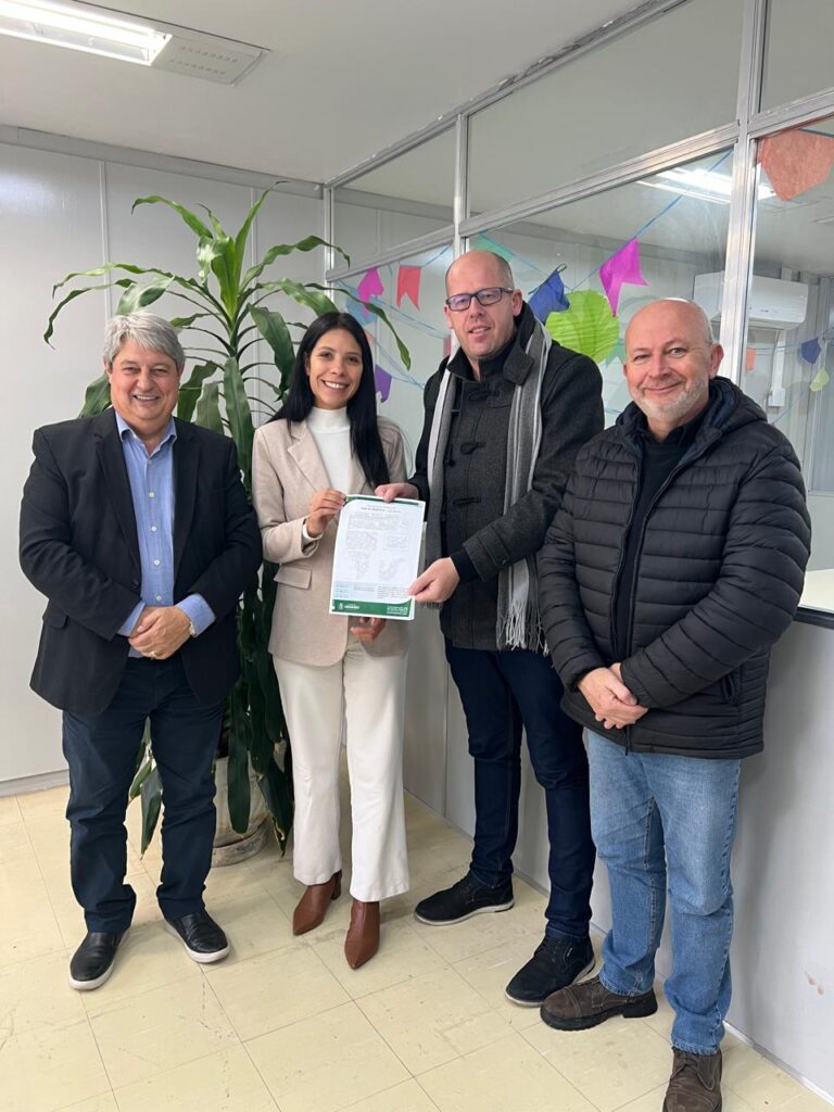 Secretaria da Reconstrução prefeito Nestor Angela Joel e Germano