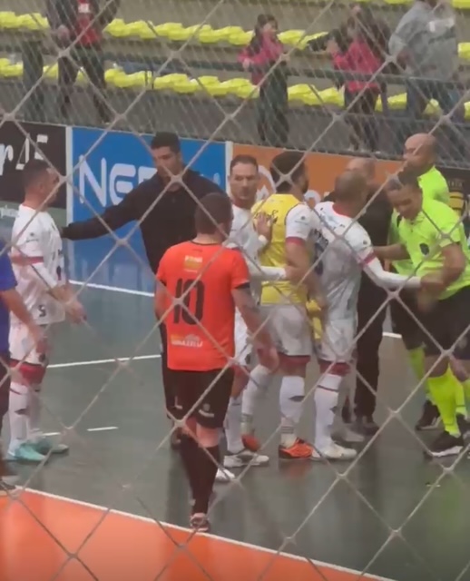 Foto copa scur.confusão