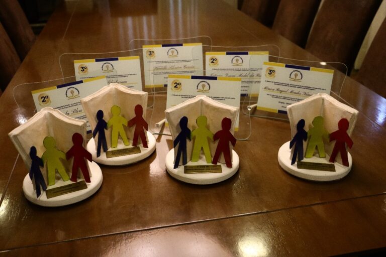 Professores de Gramado terão mais uma oportunidade de brilhar com o Troféu Professor Destaque