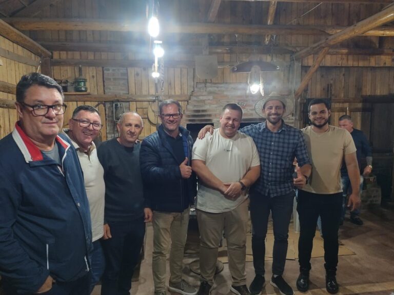 Foto reuniao politica 1
