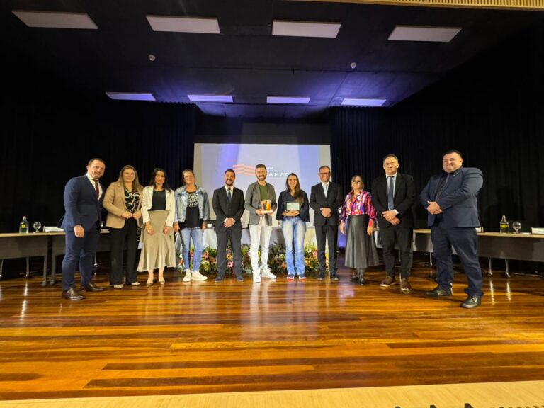 Troféu Professor Destaque do Legislativo Ramos Pacheco fica em 1º Lugar na categoria Ensino Médio