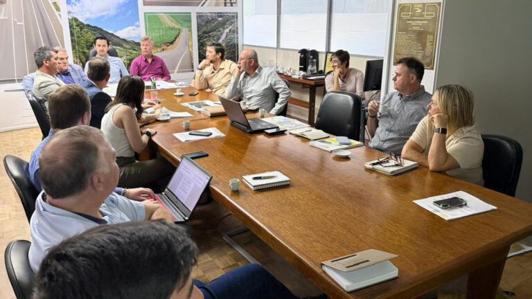 Prefeito de Canela participa de reunião no DAER - Divulgação