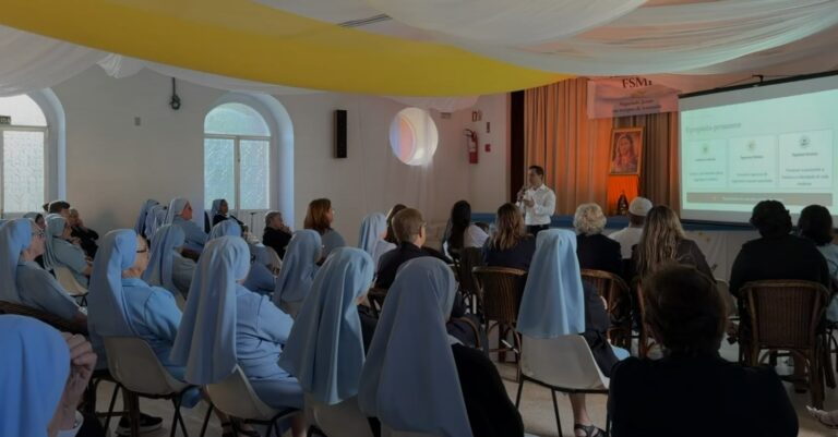 Foto Dra Marcelo apresenta projeto para irmas