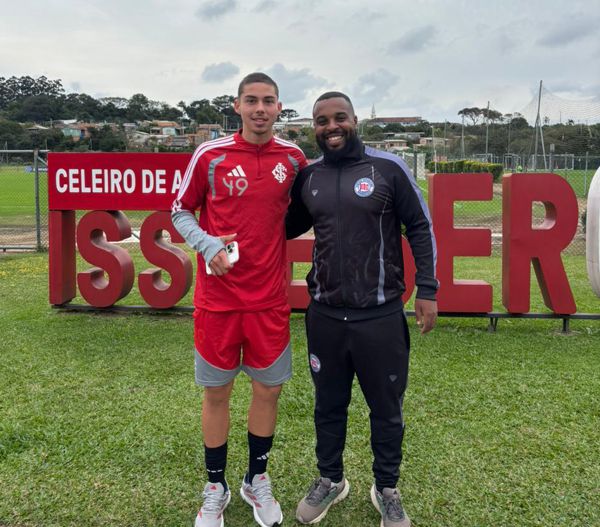 Foto Gramadense atleta em equipe grande
